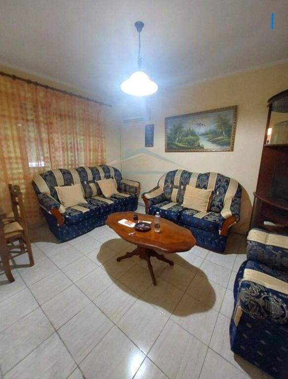 Shitet, Apartament 1+1, Ish Tregu Elektrik, Tiranë.