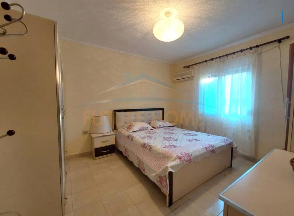 Shitet, Apartament 1+1, Ish Tregu Elektrik, Tiranë.