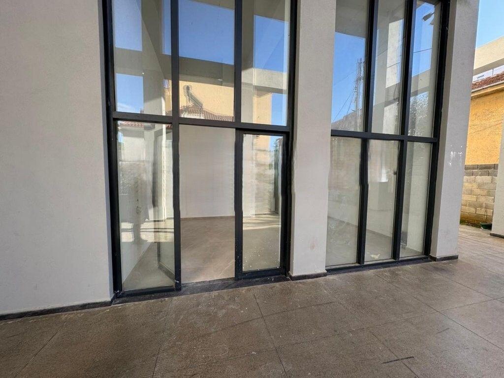 Commercial Space for Rent near the Red School! 400 € /Month