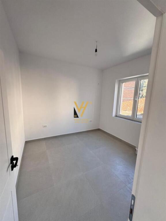 OFFICE 70 M2 FOR RENT AT MINE PEZA 1,000 EURO