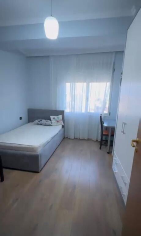 House for rent, in Pallat i Ri 2+1              ID   13952        