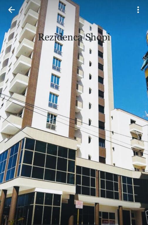 Appartamento arredato in vendita, 2+1+balcone, presso la Residenza “Shopi”, Elbasan