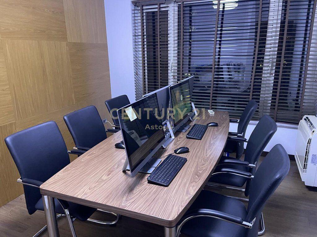 LOCALE PER UFFICI IN AFFITTO – EX ESPOSIZIONE, DI FRONTE AL TRIBUNALE