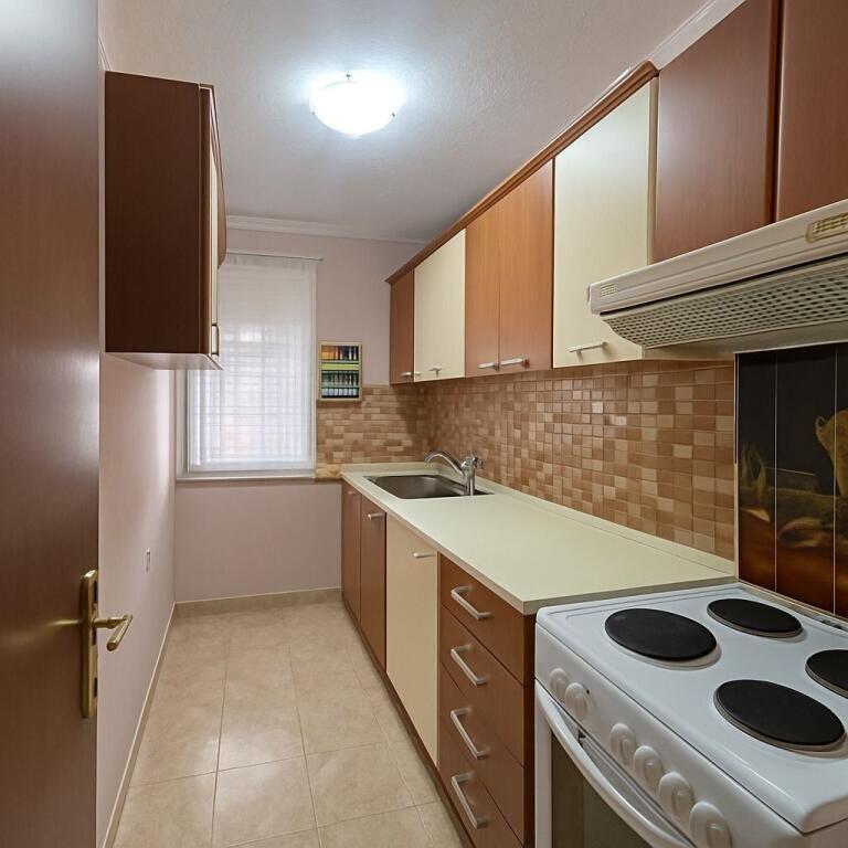 Appartamento in vendita all'indirizzo 📍 Via Niko Avrami, vicino alla scuola “Bajram Curri”