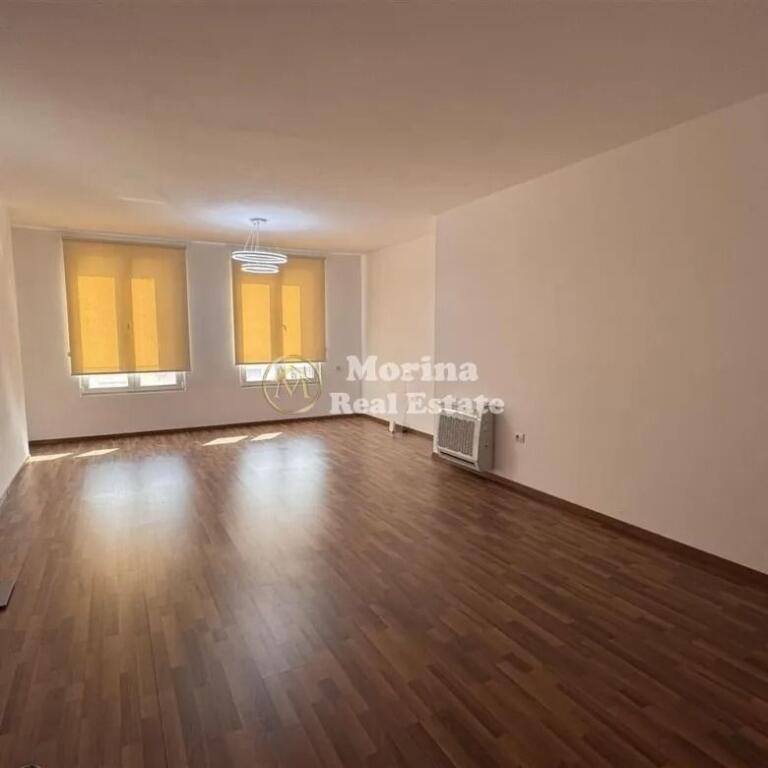 Affitto | Ambiente Commerciale | RTSH | 1260 €/mese trattabili