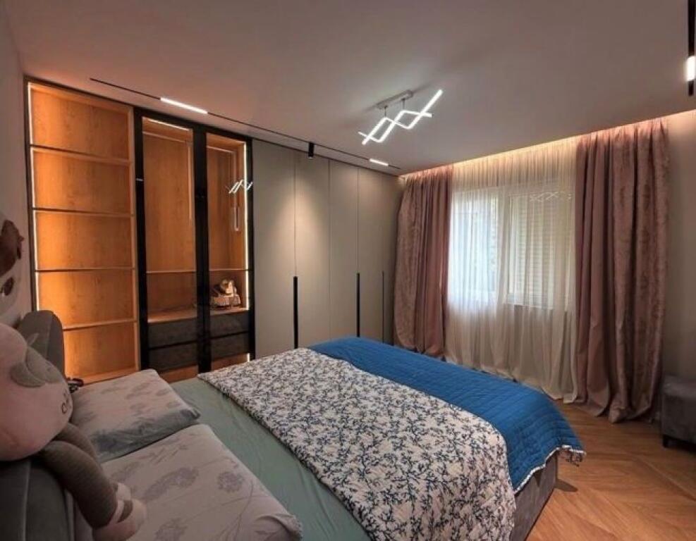 Shitet Apartament 1+1 – Kodra e Diellit 1!