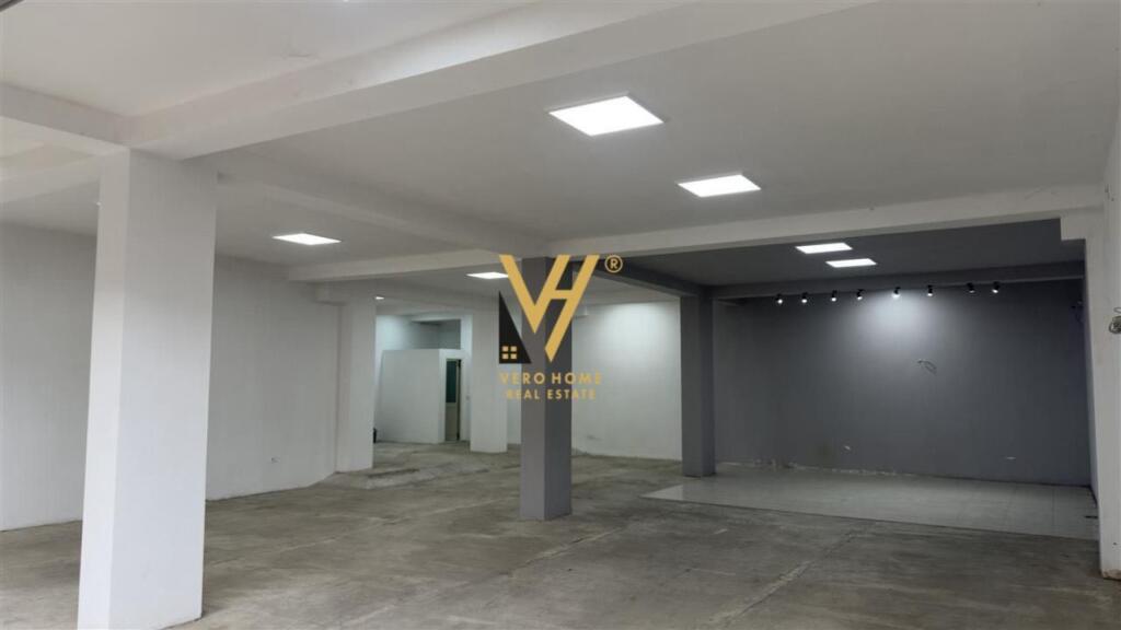 GIVEN SPACE 200 M2 FOR RENT IN FRESKU 100,000 LEKE
