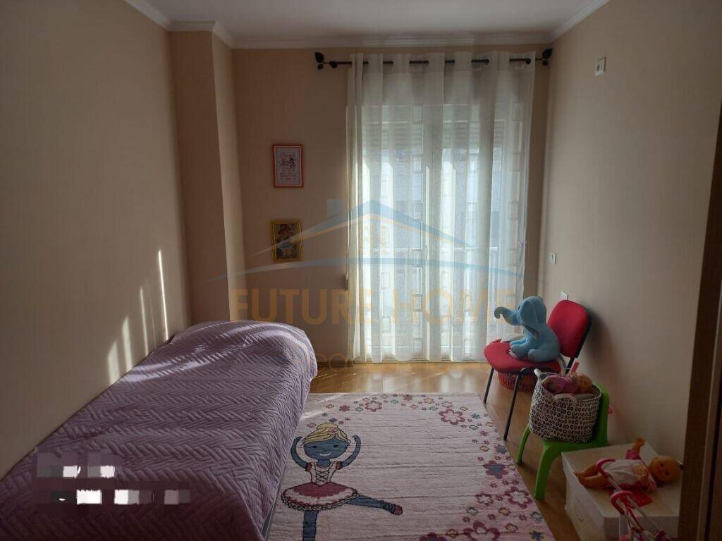 Qera, Apartament 2+1+Post Parkimi, 21 Dhjetori, Tiranë
