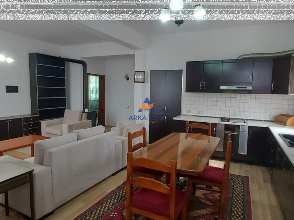 SHITET SHTEPI PRIVATE 1 KATESHE 245M2 "KOMBINAT,RRUGA HAMDI CENOJMERI" 185,000 EURO( I DISKUTUESHEM)

