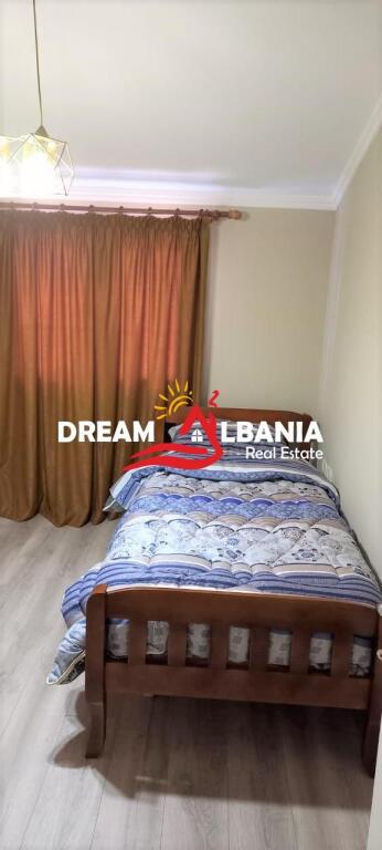 Jepet kat vile me Qera 3+1+2 ne rrugen 3 Vllezerit Kondi prane Vilave Amerikane ne Tirane (ID 4231273)