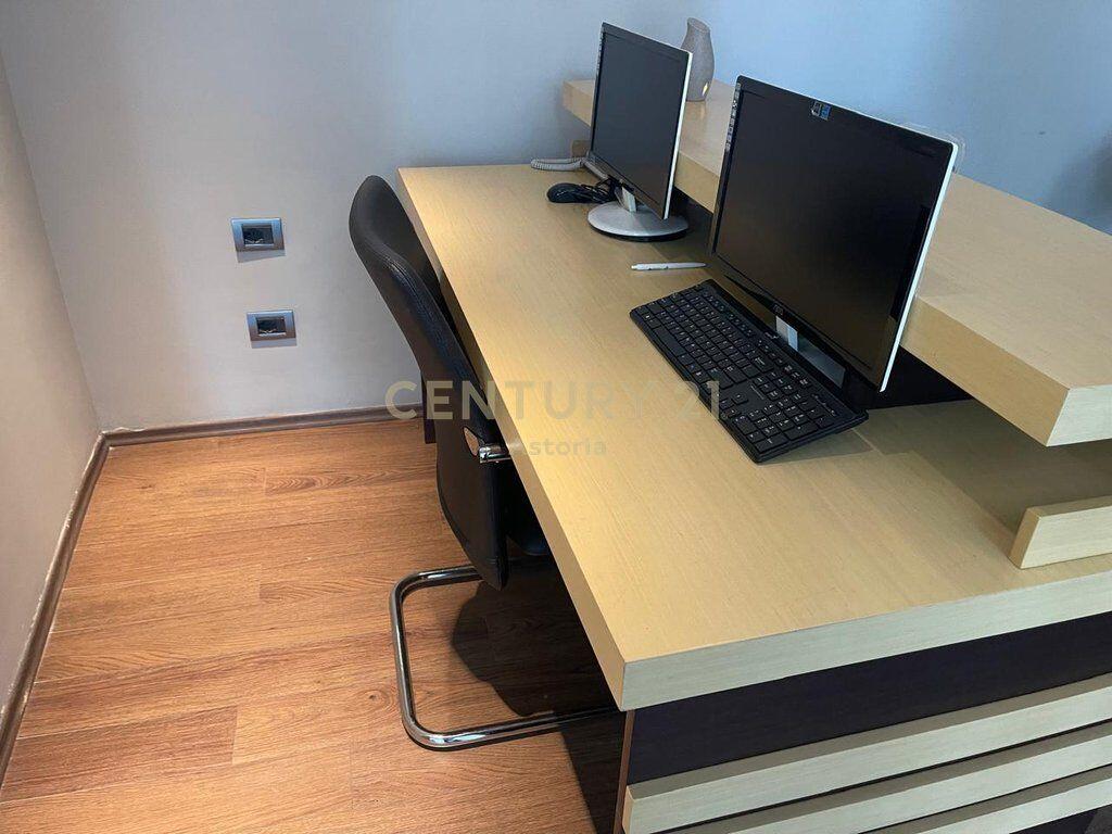 LOCALE PER UFFICI IN AFFITTO – EX ESPOSIZIONE, DI FRONTE AL TRIBUNALE
