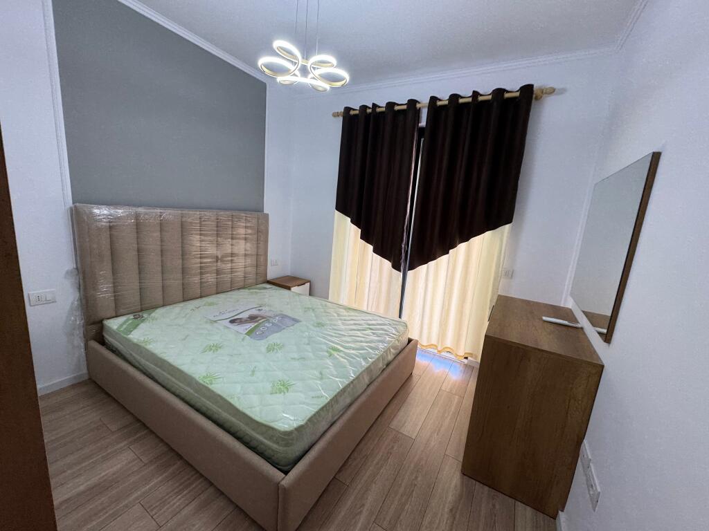 Apartment 1+1 for rent – Astir  Apartment 1+1 for rent, fully furnished with new furniture. The apartment is new, located on the 5th floor and has an area of 70 m².  📍 Address: Urban Gate Building, opposite Jolla Complex, Astir 💰 Price: 45000 lek / month
