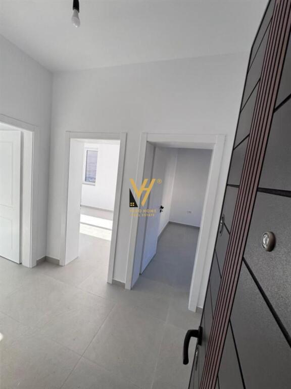 OFFICE 70 M2 FOR RENT AT MINE PEZA 1,000 EURO