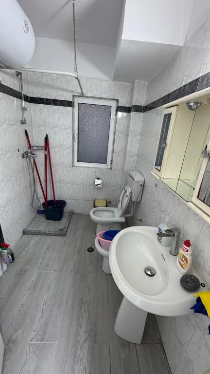 For rent, office opposite Delijorgji, the building with arrows