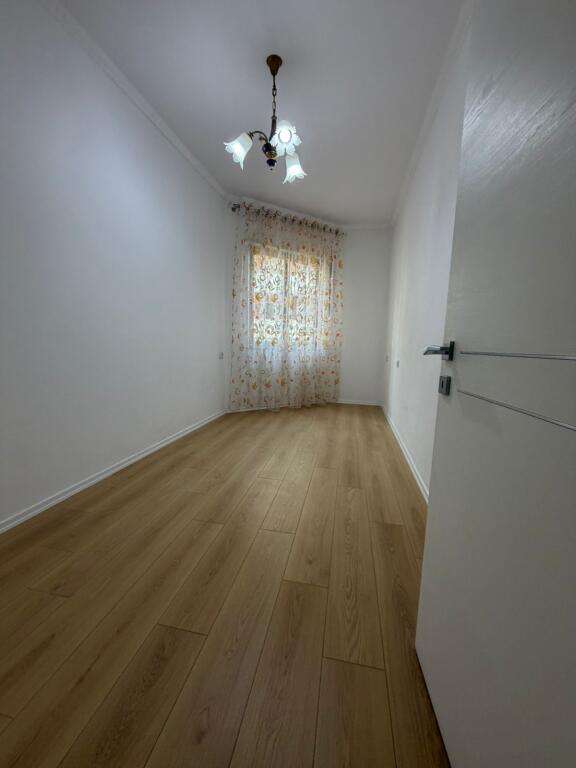 🏠 Shitet Apartament 2+1 – Fresk (përballë SPAR 2)
