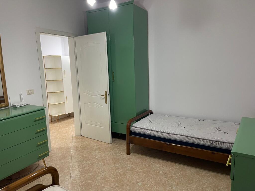 Appartamento 2+1+2 in affitto 📍 Comune di Parigi, di fronte a Delish Fish 🏢 4° piano, edificio nuovo con ascensore 📐 Superficie: 105 m² 💰 Prezzo: 750 € / mese