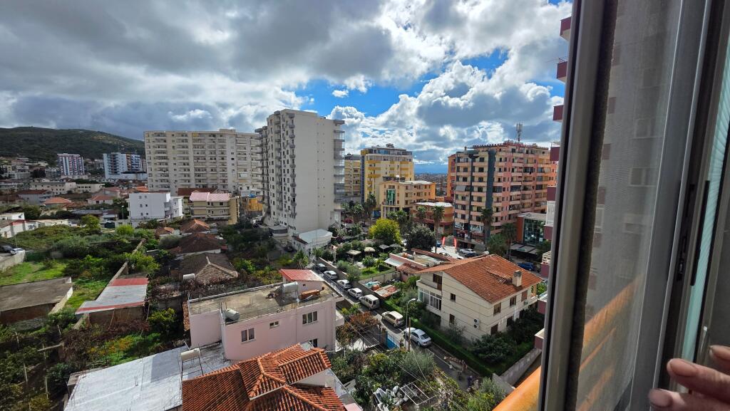SHITET APARTAMENT 2+2 SHËTITOREN E PALMAVE LUSHNJE
