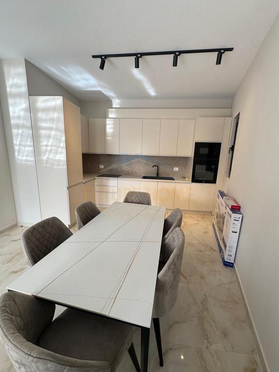 Affitto, Appartamento 2+1+2, via Naim Frasheri, Tirana