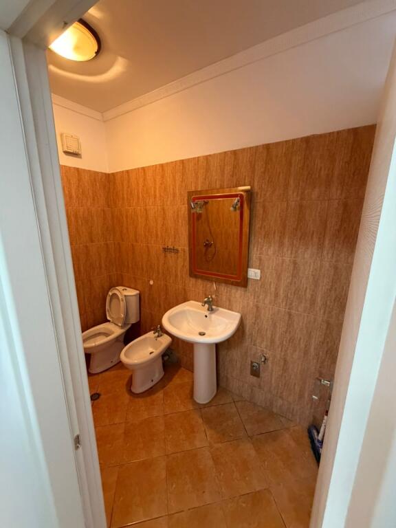 🏠 Shitet Apartament 2+1 – Fresk (përballë SPAR 2)