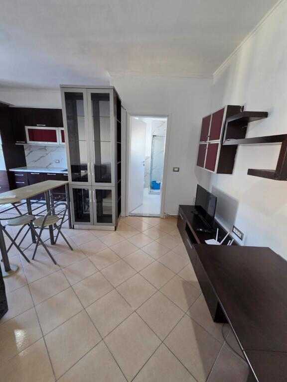 Appartamento 1+1 in affitto a Shkembi Kavajes