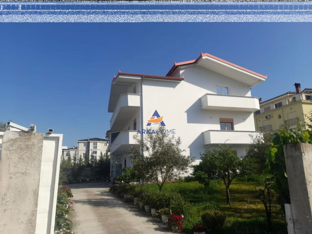 VILLA 3 PIANI "TEG" IN AFFITTO 2000 EURO