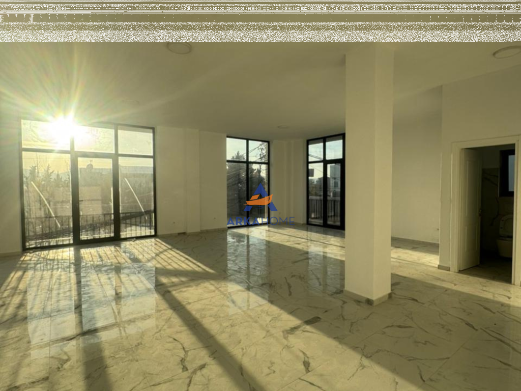 LOCALE COMMERCIALE IN AFFITTO 140M2 "SAUK, INCROCIO VERSO FARKË" 90.000 LEKE