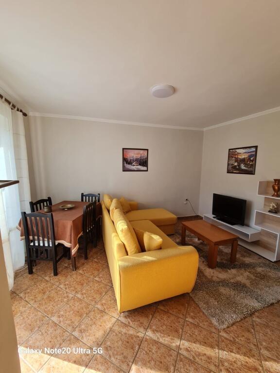 Apartament 2+1 tek Drejtoria e Higjenes!