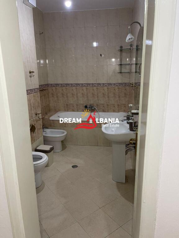 Jepet me qera apartament 2+1 ne Komune te Parisit prane Delish Fish (ID 42215453)