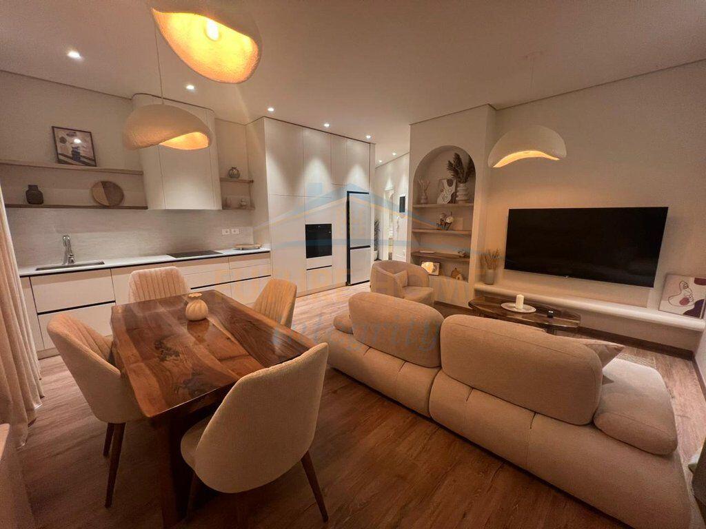 Qera, Apartament 2+1+2+2 Poste Parkimi, Green Valley Residence, Tiranë.