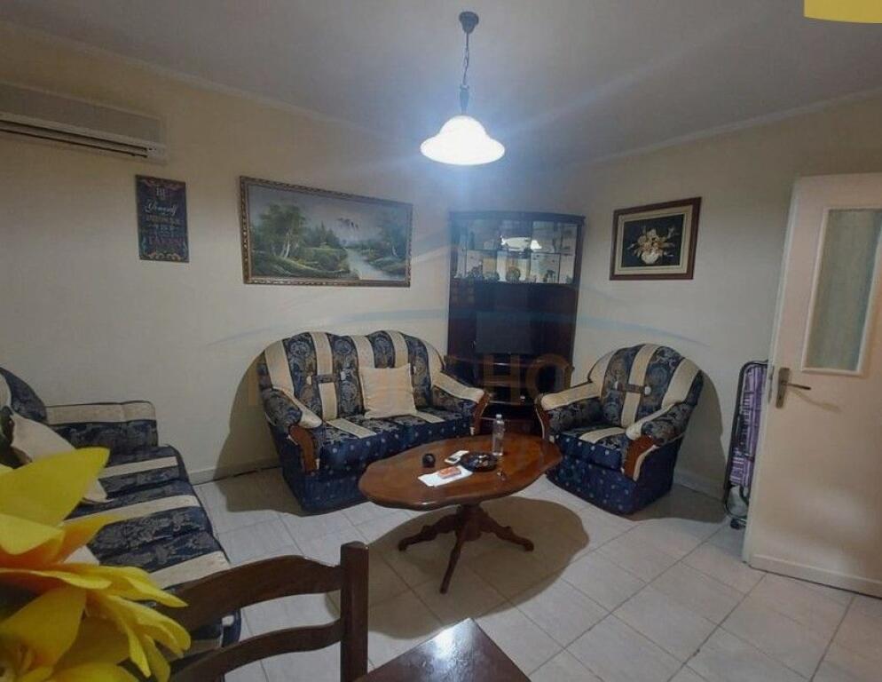 Shitet, Apartament 1+1, Ali Demi, Tiranë.