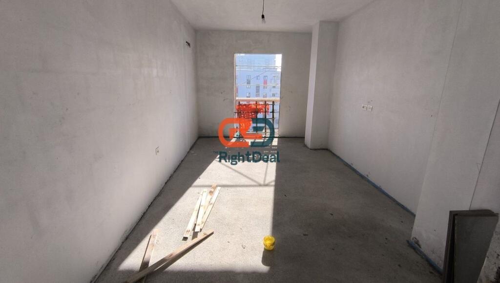 Tek Hipoteka ,Shitet Super Apartament 1+1 Me Post Parkimi !!