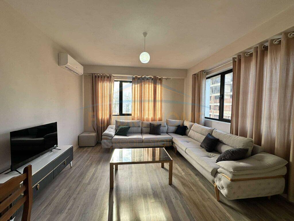 Qera, Apartament 2+1+Post Parkimi, Unaza e Re.