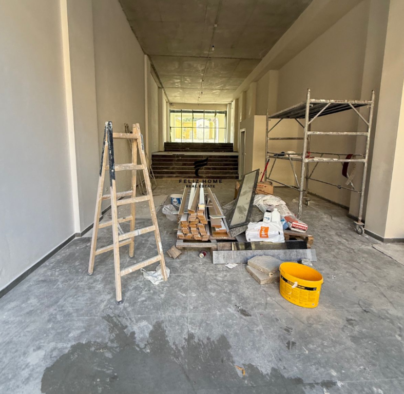 NEGOZIO IN AFFITTO 125 M2 VIA BARICADA 3500 EURO