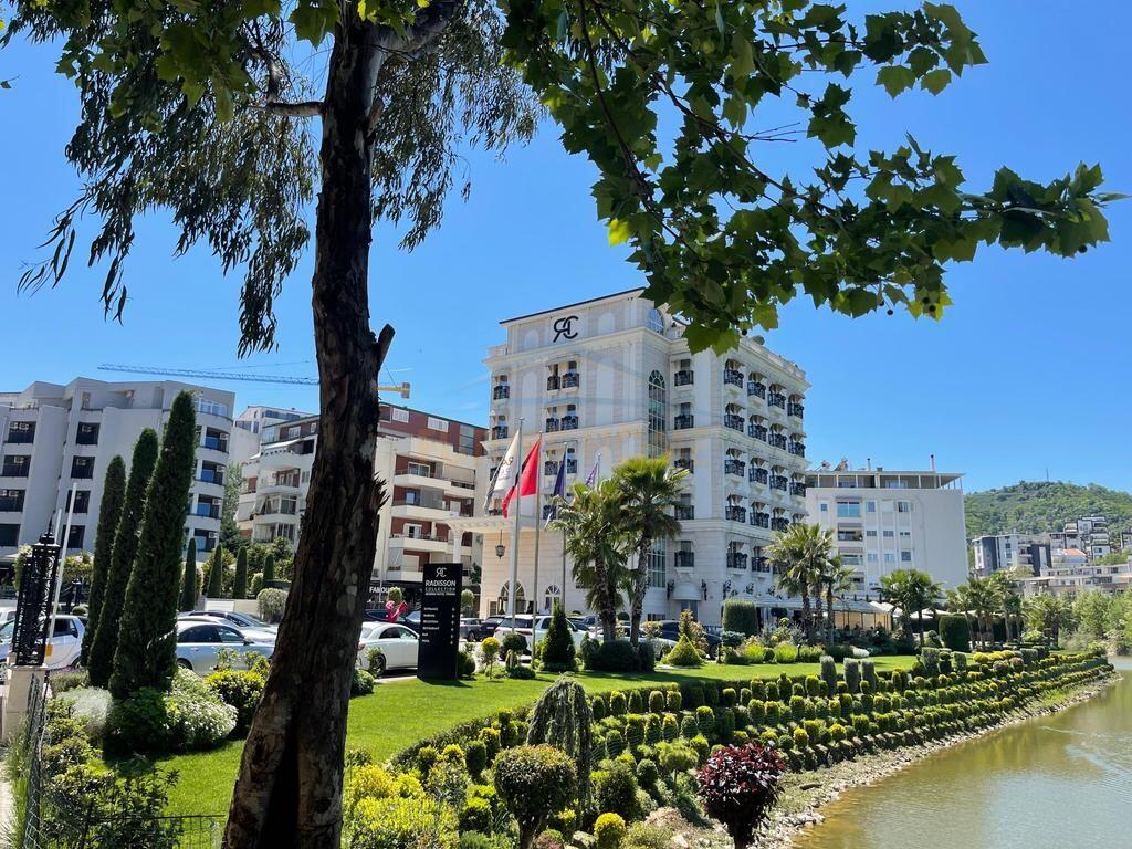 Shitet apartament 2+1 Liqeni i Thate