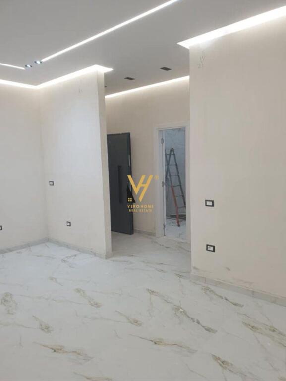 JEPET AMBIENT BIZNESI 74 M2 ME QERA NE ASTIR 80.000 LEKE