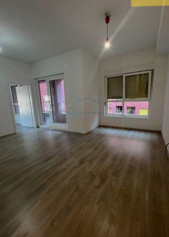 Shitet, Apartament 1+1, Kompleksi Mangalem, Tiranë.