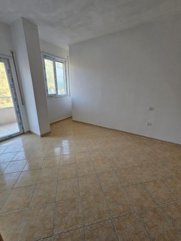 SHITET APARTAMENT – SHKËMBI I KAVAJËS