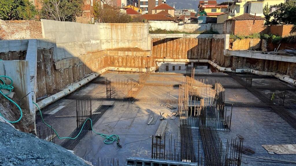 Shitet Apartament 2+1+2 – Mbrapa Shkollës së Kuqe!