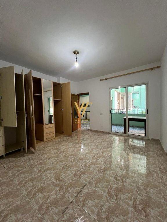 APPARTAMENTO 3+1+2+BLK IN AFFITTO PRESSO IL COMUNE DI PARIGI 700 EURO