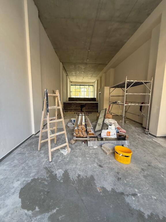 SHOP FOR RENT 125 M2 BARRICADES STREET 3,500 EURO