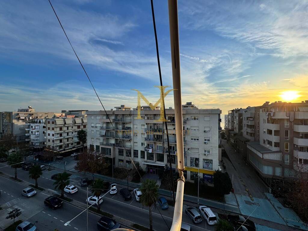 For rent 2+1+2 bathrooms, at the Beach (Dajlan Bridge)
