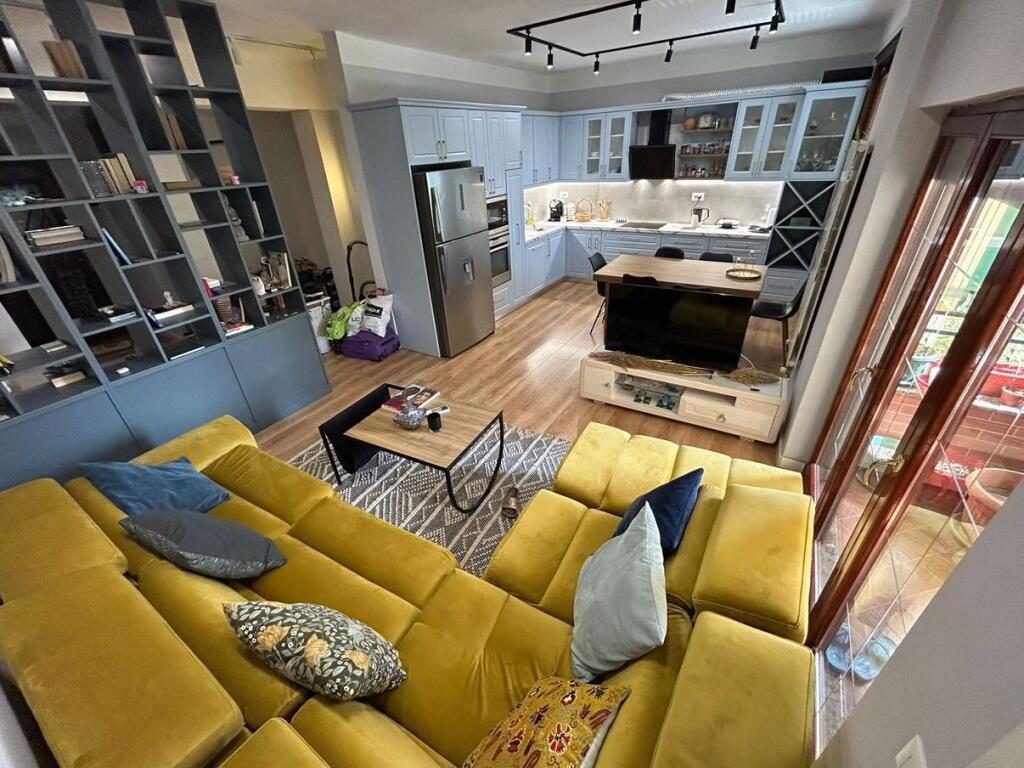 Apartment 1+1 for rent in Fresk 📍 Quiet and accessible area 🛋️ Fully furnished 🏢 Suitable for couple or individual 💶 Price: 450 € / month 📞 For more information or for a visit, contact in private.