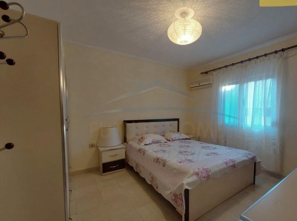 Shitet, Apartament 1+1, Ali Demi, Tiranë.