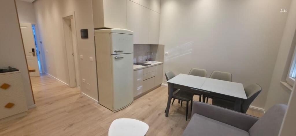 🏡 Apartment 1+1 for rent 📍 Center, Tirana – near the 9-story building 🏢 2nd floor, with elevator  💶 Price: 650 € / month