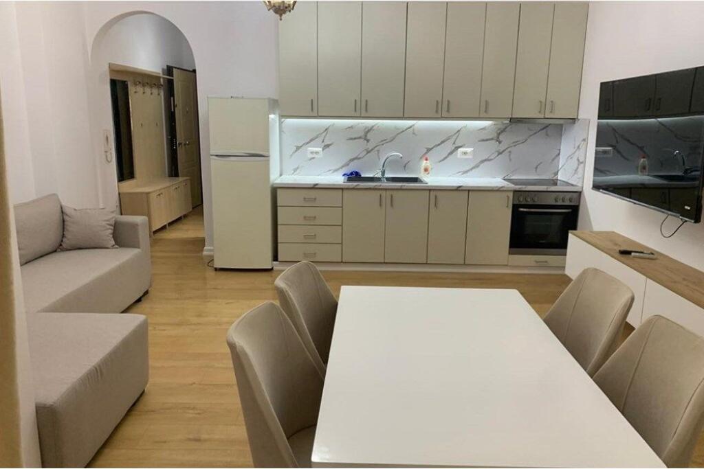 Apartment 2+1, Dry Lake