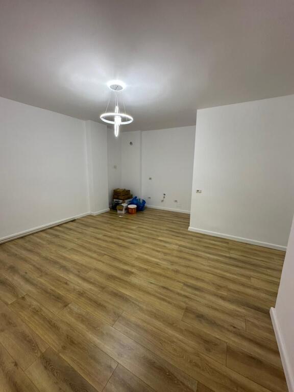 Apartment 1+1, Misto Mame!