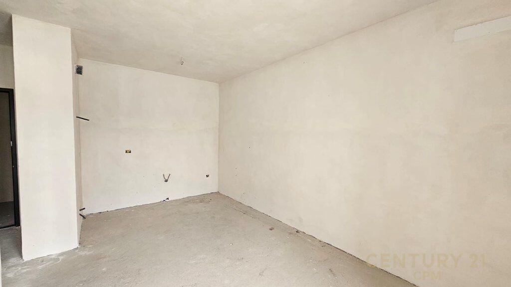 1+1 plus post parkimi ne shitje 90000€