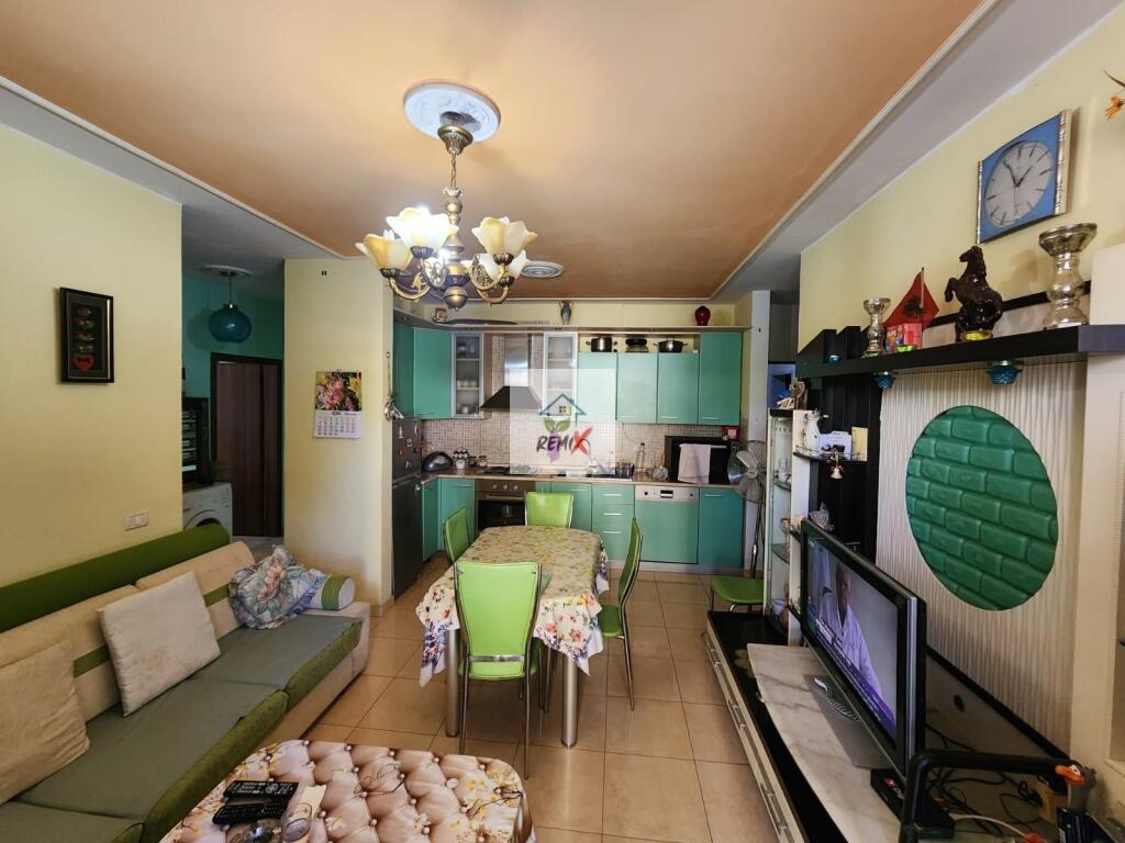 🏡 Shitet Super Apartament 2+1+2 në Plazhin e Golemit