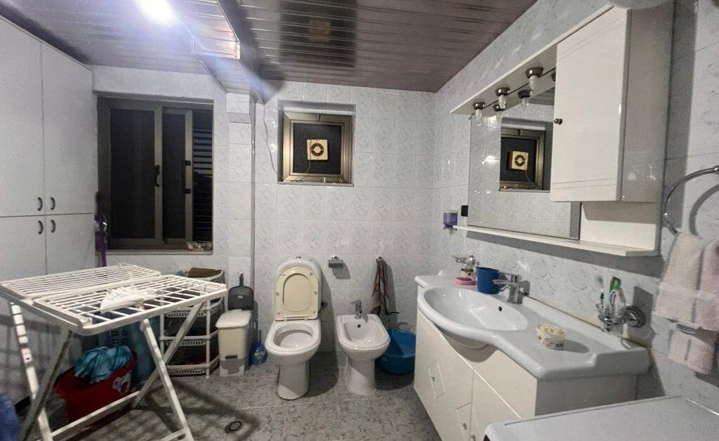Affittiamo appartamento 2+1 in via Bardhyl.