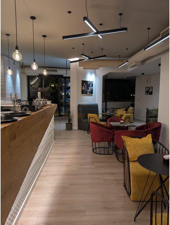 In vendita, Bar Lounge Business, vicino al Palazzo con Freccia, Tirana